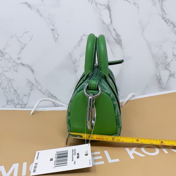Michael Kors Micro Duffle keyfob - Picture 2 of 8